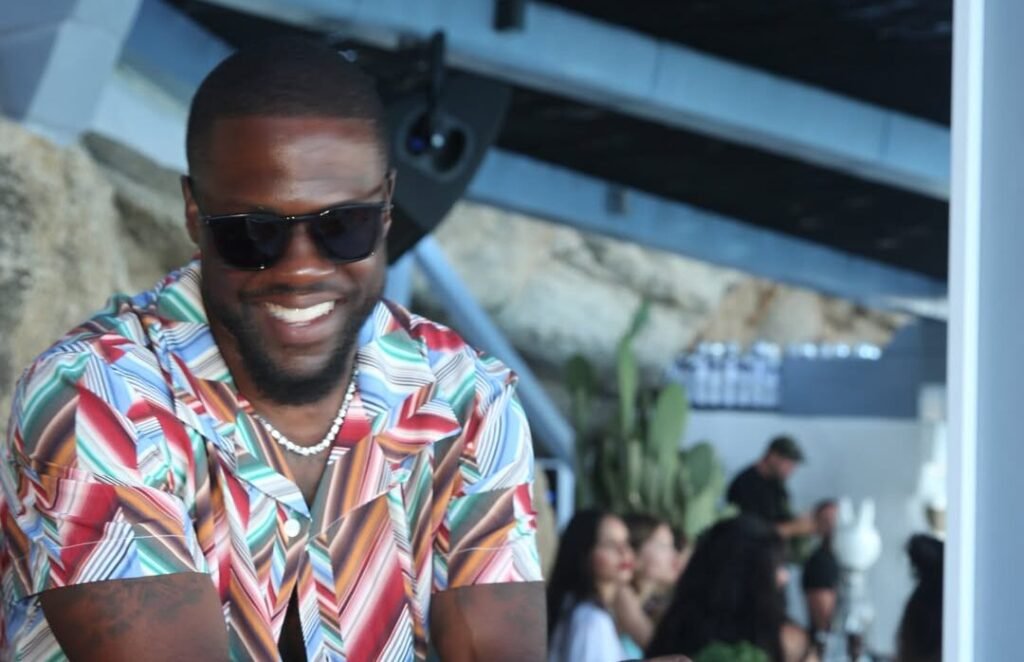 Kevin Hart Pauses to Appreciate the View From the Top Kevin Hart Pauses to Appreciate the View From the Top