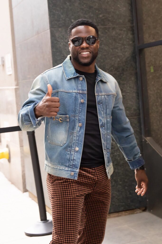 Kevin Hart Says Roasting Oprah Is Like ‘Spray Painting’ Art Kevin Hart Says Roasting Oprah Is Like 'Spray Painting' Art