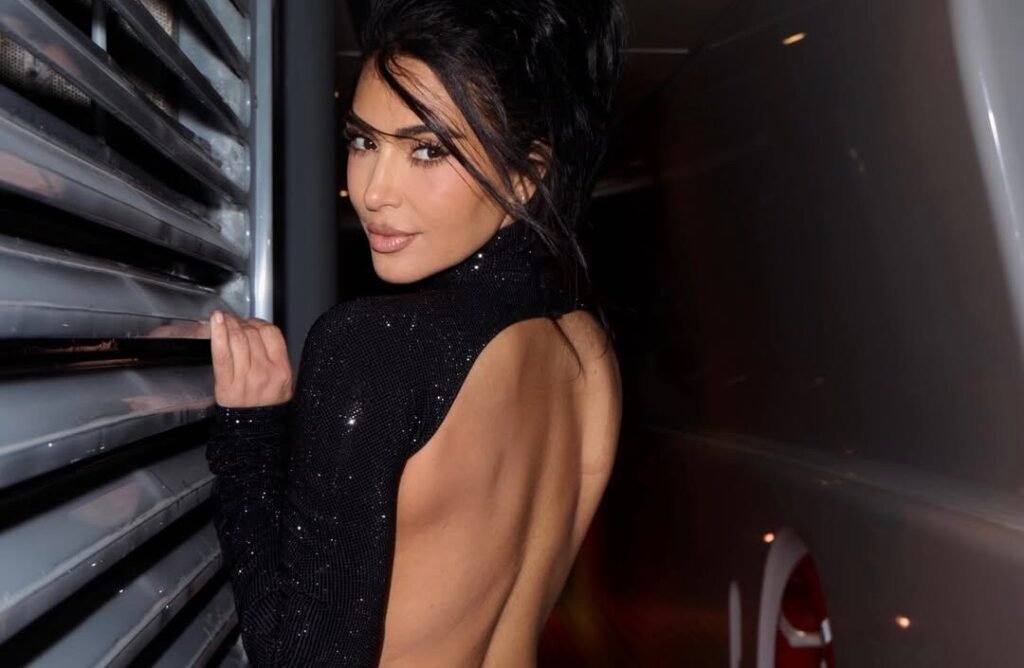 Kim Kardashian in Monaco Lets the Scenery Do the Talking Kim Kardashian in Monaco Lets the Scenery Do the Talking