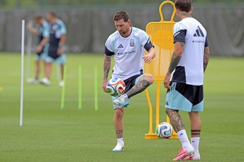 La Albiceleste, en equilibrio y calma, lista para Argelia La Albiceleste, en equilibrio y calma, lista para Argelia