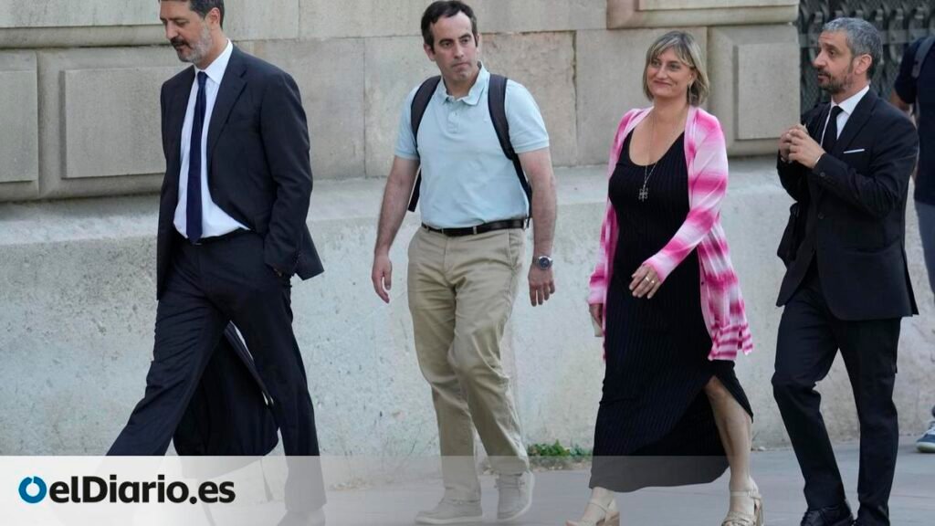 La Audiencia de Barcelona retira el delito que podía implicar cárcel para los exconsellers de Salud por las vacunas a policías