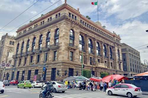 La inteligencia artificial tiene doble filo en la banca comercial La inteligencia artificial tiene doble filo en la banca comercial