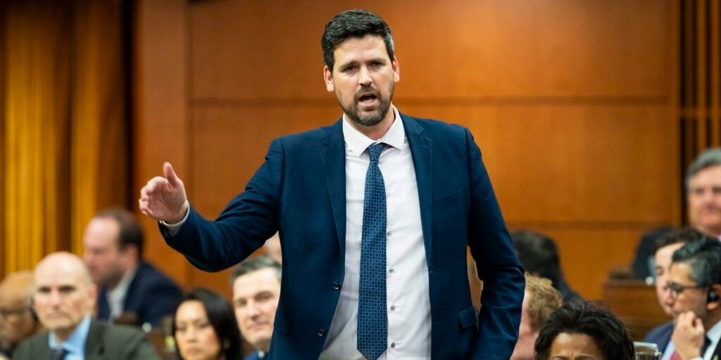 Liberals push through big bills on tech and crime without heeding warnings