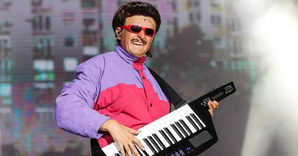 ‘Life Goes On’ Singer Was 32 'Life Goes On' Singer Was 32