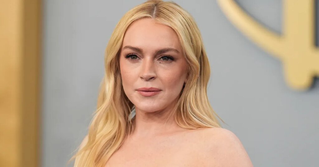 Lindsay Lohan Wears These Comfy White Sneakers on Set