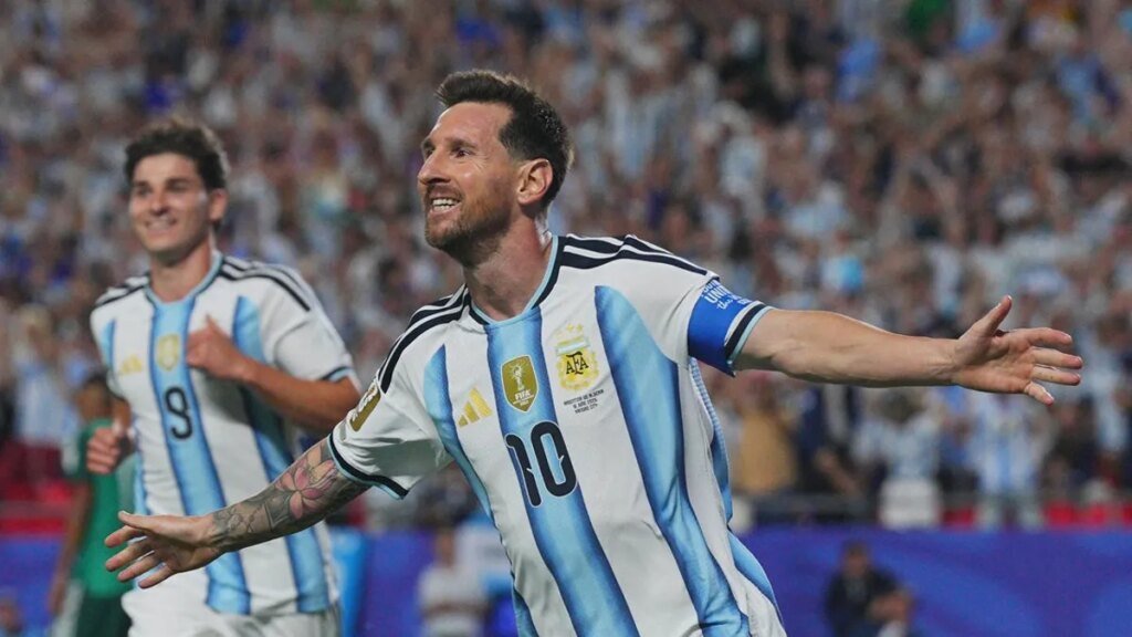 Lionel Messi’s history-making hat trick carries Argentina past Algeria Lionel Messi's history-making hat trick carries Argentina past Algeria