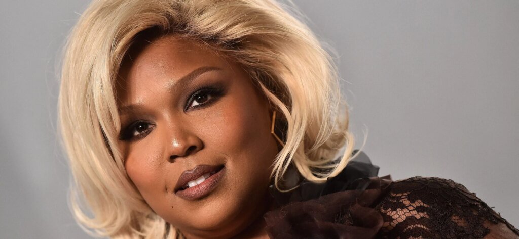 Lizzo Faces Online Mockery Over Album’s Early Numbers Lizzo Faces Online Mockery Over Album's Early Numbers