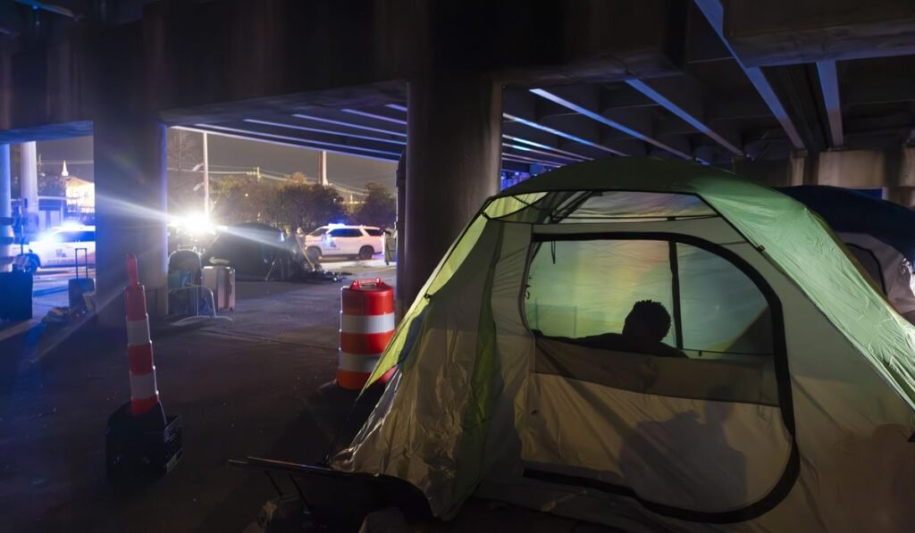 Louisiana passes anti-homeless bill that gives vagrants option of treatment or jail