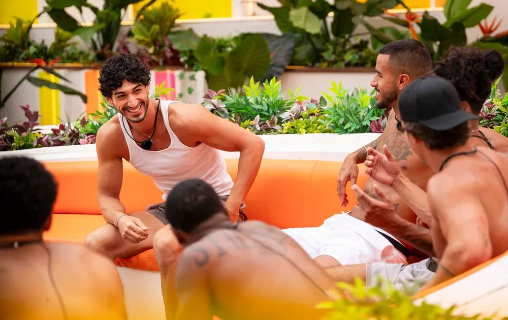 Love Island USA’s Zach Has Never Had Sex With Blond Girls Love Island USA's Zach Has Never Had Sex With Blond Girls