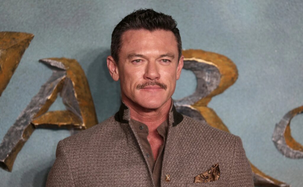 Luke Evans Stuns Tonys With Performance Fans Can't Forget