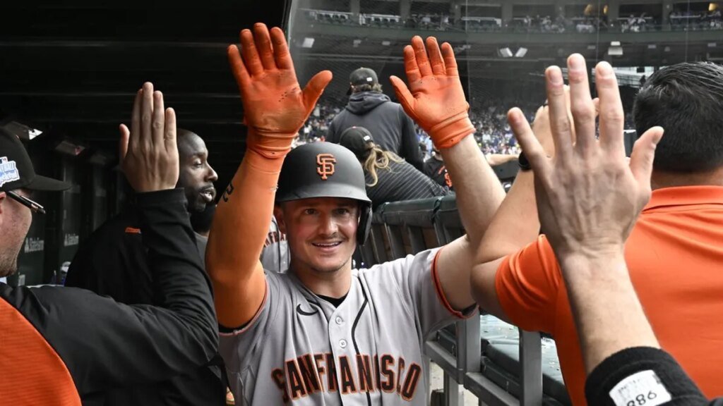 MLB roundup: Giants jack 7 homers, demolish Cubs MLB roundup: Giants jack 7 homers, demolish Cubs