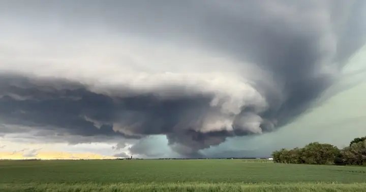Manitoba Hydro warns of widespread power outages after hail, heavy rain hit province in another massive storm – Winnipeg Manitoba Hydro warns of widespread power outages after hail, heavy rain hit province in another massive storm - Winnipeg
