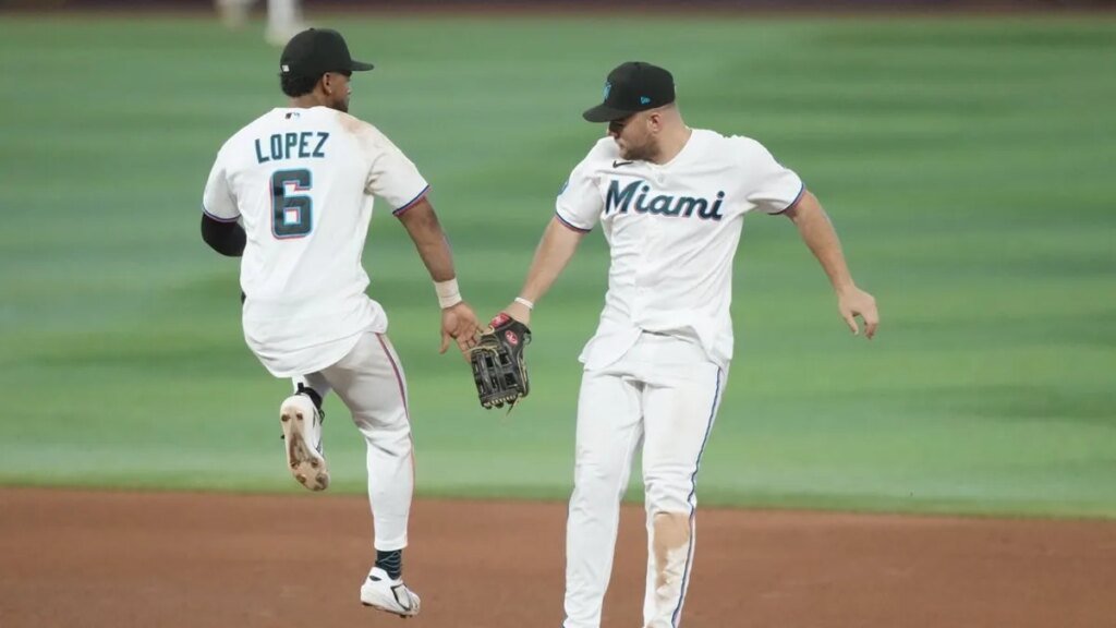 Marlins carry shutout streak, win streak into series at Pittsburgh Marlins carry shutout streak, win streak into series at Pittsburgh