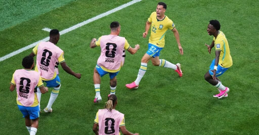 Martinelli scores 95th-minute winner to send Selecao into last 16