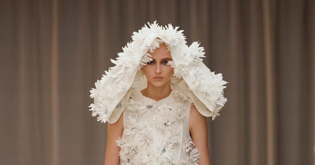 McQueen Returns to London Fashion Week