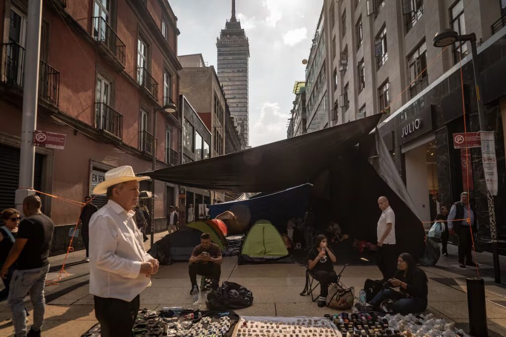 Mexican teachers expand protest camp and threaten to shut down the capital | International Mexican teachers expand protest camp and threaten to shut down the capital | International