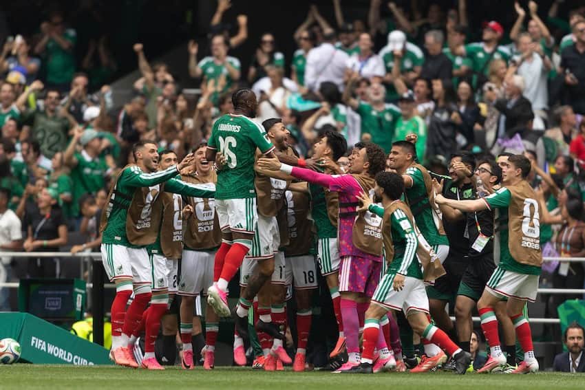 Mexico’s 2-0 win makes a statement in World Cup opener Mexico's 2-0 win makes a statement in World Cup opener