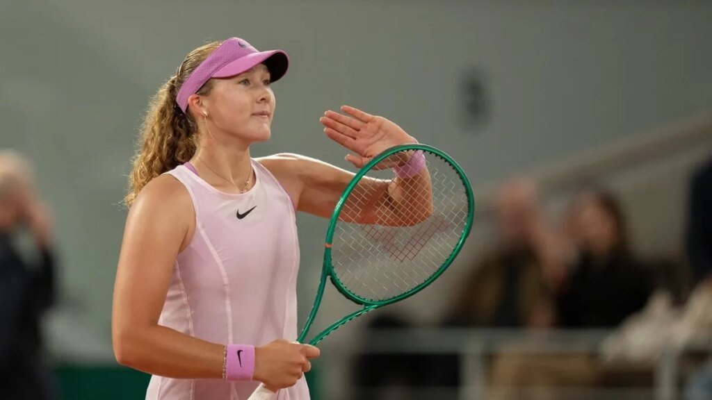 Mirra Andreeva coasts into French Open final Mirra Andreeva coasts into French Open final