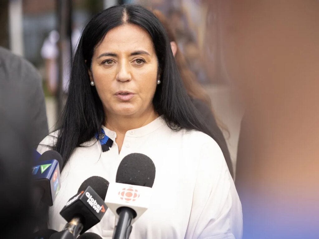 Montreal mayor calls for stricter gun control in wake of deadly shootings Montreal mayor calls for stricter gun control in wake of deadly shootings