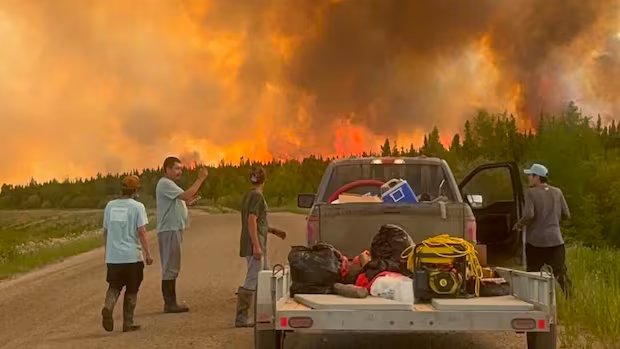 Northern Manitoba evacuations continue Sunday as wildfire threat grows Northern Manitoba evacuations continue Sunday as wildfire threat grows