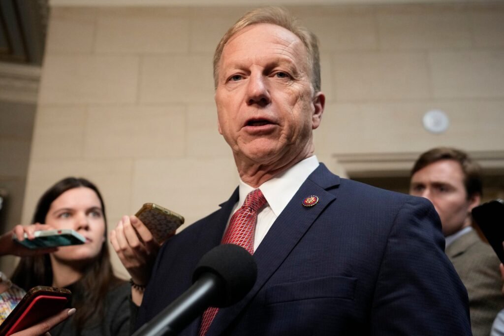 Oklahoma begins choosing a new US senator and governor in crowded primary Oklahoma begins choosing a new US senator and governor in crowded primary