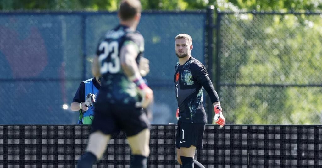 Oranje win marred by injury Oranje win marred by injury