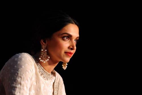 Presionan para prohibir elefantes en los escenarios de Bollywood Presionan para prohibir elefantes en los escenarios de Bollywood