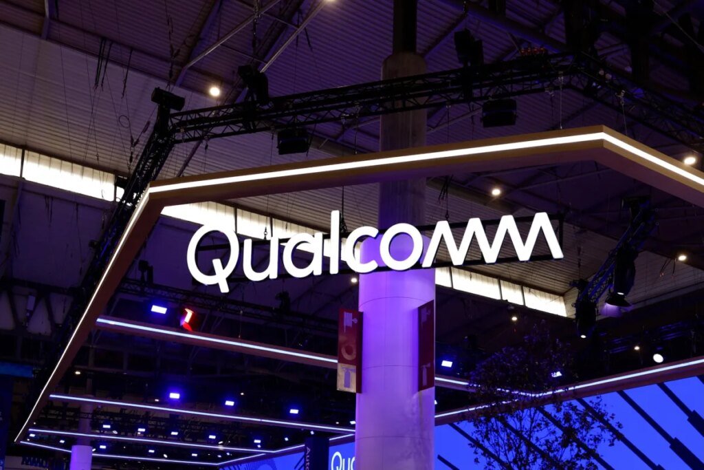 Qualcomm wants to be the chip inside whatever replaces your smartphone, and it just announced two products toward that end Qualcomm wants to be the chip inside whatever replaces your smartphone, and it just announced two products toward that end