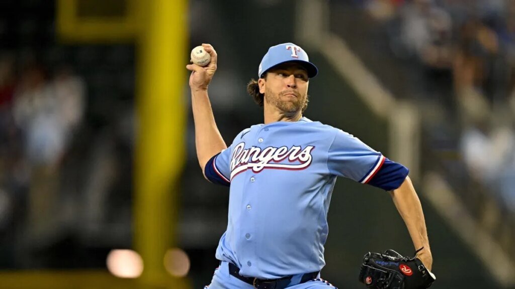 Rangers rack up 16 hits in rout of Guardians