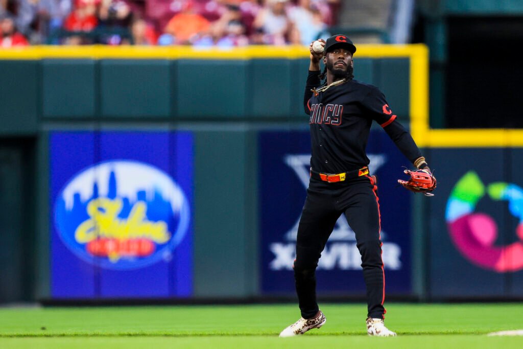 Reds Place Elly De La Cruz On IL, Promote Edwin Arroyo Reds Place Elly De La Cruz On IL, Promote Edwin Arroyo