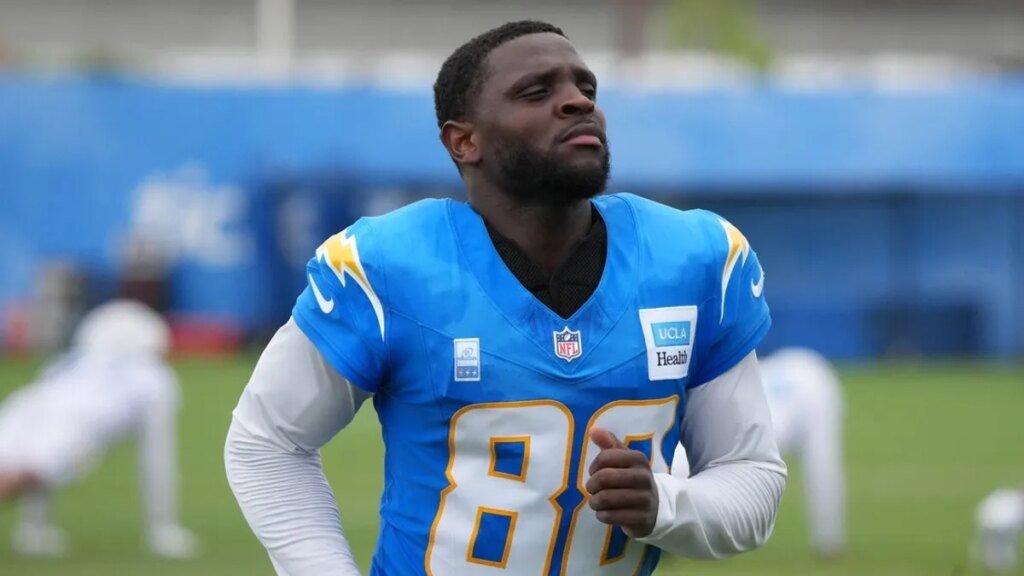 Report: Dolphins signing WR Jalen Reagor