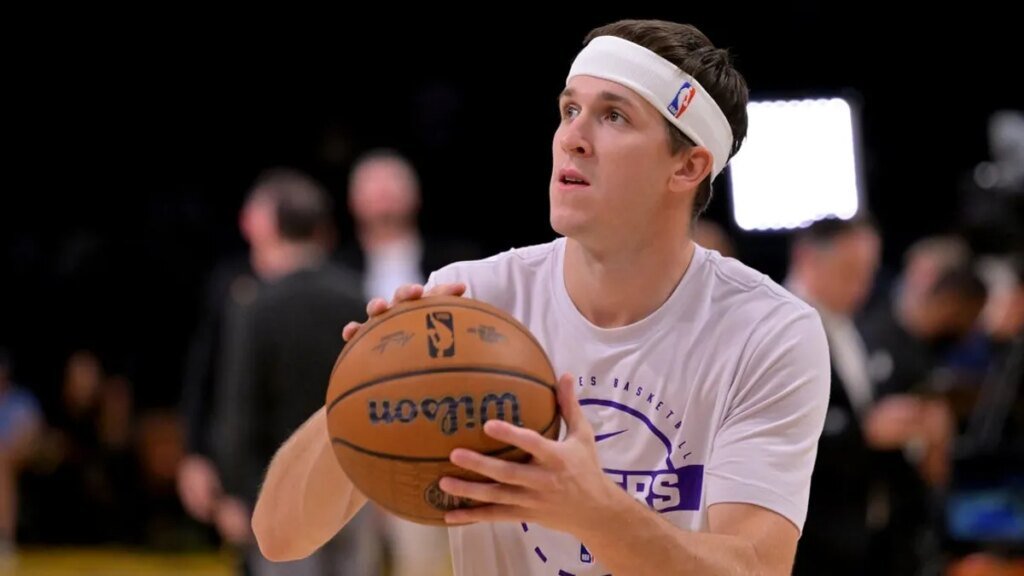 Reports: Austin Reaves to sign 4-year, $185M deal with Lakers Reports: Austin Reaves to sign 4-year, $185M deal with Lakers