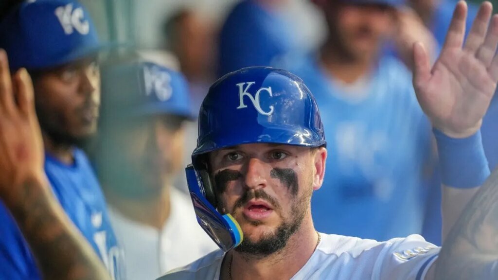 Royals 1B Vinnie Pasquantino (hand) exits vs. Astros
