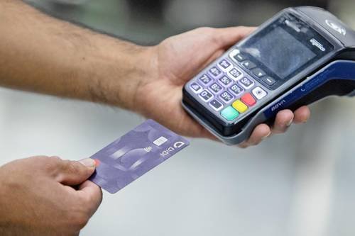 Sigue creciendo el crédito al consumo vía tarjetas y préstamos automotrices Sigue creciendo el crédito al consumo vía tarjetas y préstamos automotrices