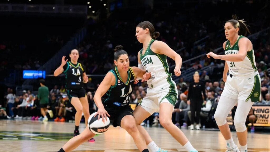 Sparks outlast Storm in back-and-forth battle Sparks outlast Storm in back-and-forth battle