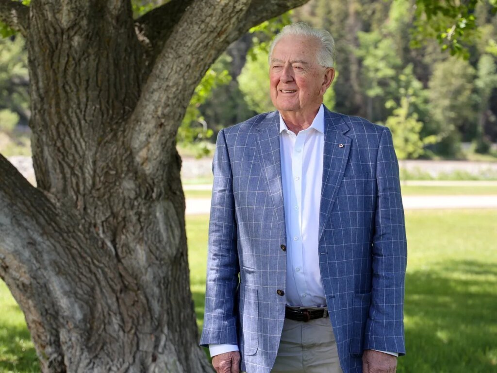 Sticking with 'status quo' in Alberta is unwise: Preston Manning