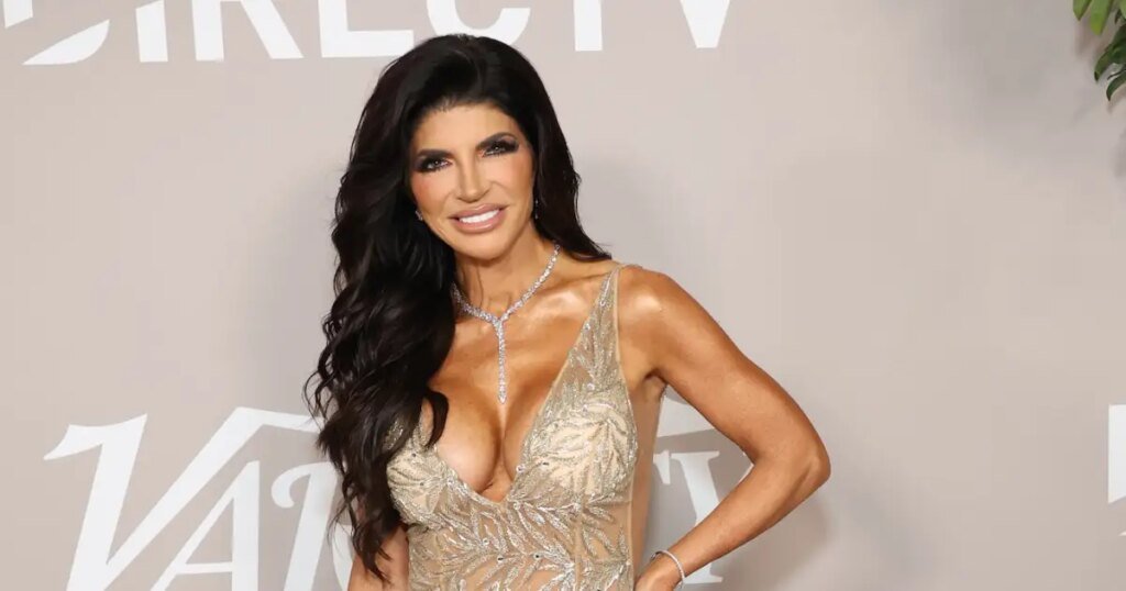 Teresa Giudice Shares Video of Neck Lift With Threads Teresa Giudice Shares Video of Neck Lift With Threads