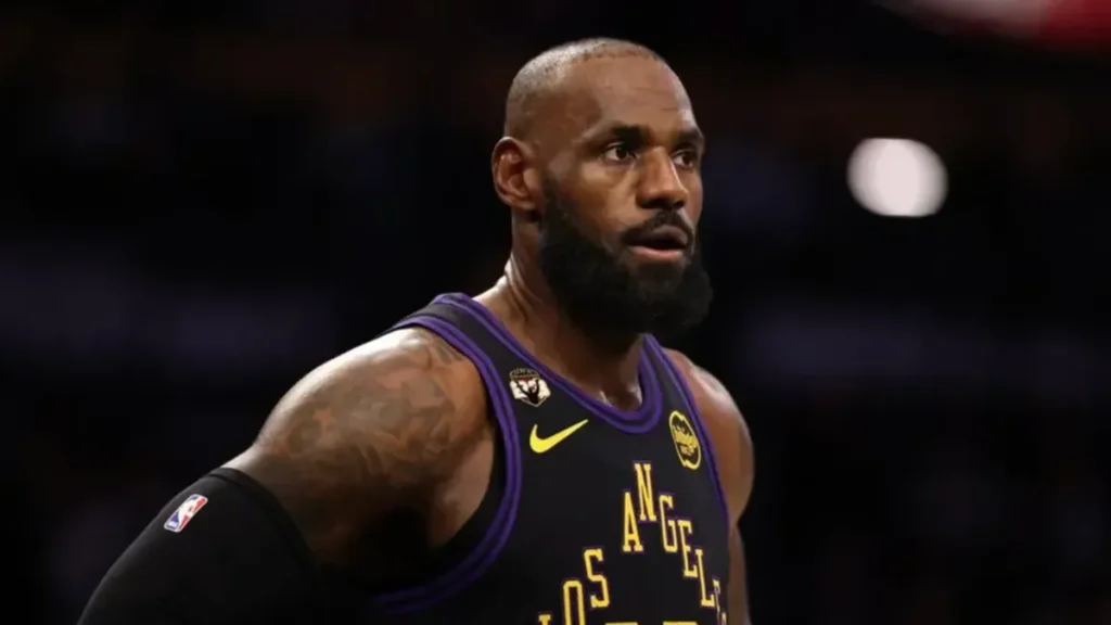 The Six Most Fascinating LeBron James Scenarios This Offseason The Six Most Fascinating LeBron James Scenarios This Offseason