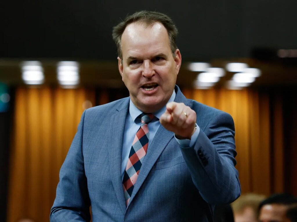 Transport Minister asked what 'concrete measure' has been taken to tackle airport bag tag swaps. Here's what he said