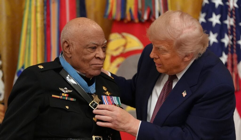Trump awards medals of honor to Vietnam and Afghanistan war heroes Trump awards medals of honor to Vietnam and Afghanistan war heroes