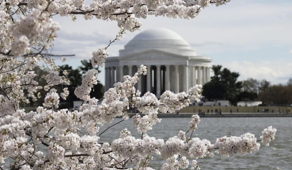 Trump’s National Garden of American Heroes hit with lawsuit Trump’s National Garden of American Heroes hit with lawsuit