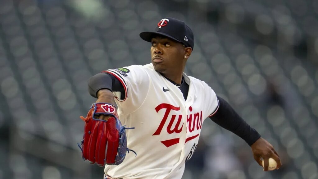 Twins reinstate LHP Kendry Rojas Twins reinstate LHP Kendry Rojas