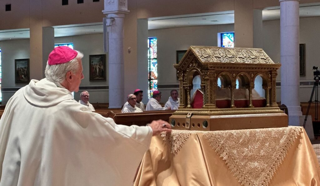 U.S. Catholic bishops consecrated nation to the Sacred Heart at gathering in Orlando U.S. Catholic bishops consecrated nation to the Sacred Heart at gathering in Orlando