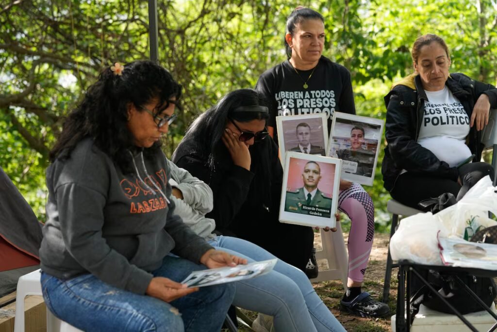 Venezuela releases 54 political prisoners, all members of the military | International