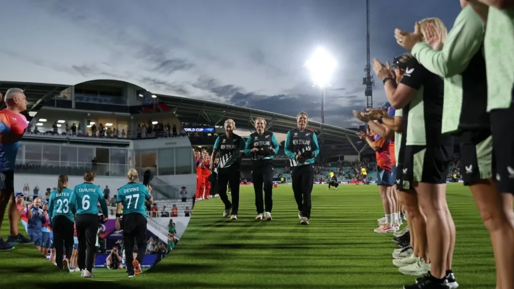 WATCH: Sophie Devine, Suzie Bates and Lea Tahuhu receive a guard of honour from England in emotional international farewell