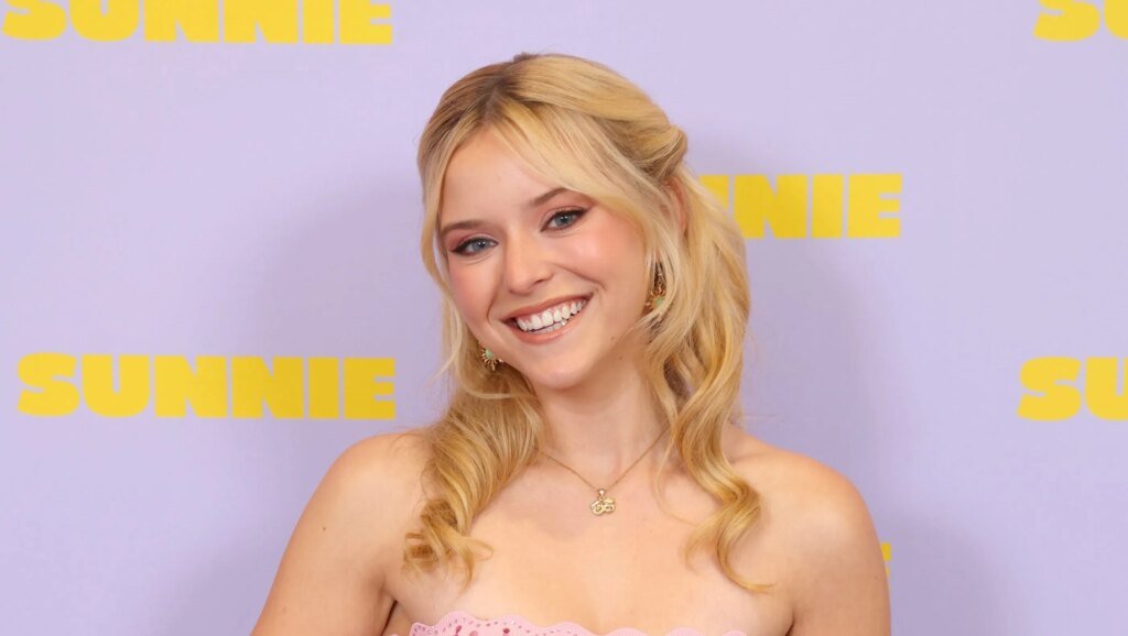 Who Is Lexi Minetree? 5 Things to Know About the ‘Elle’ Series Actress – Hollywood Life Who Is Lexi Minetree? 5 Things to Know About the ‘Elle’ Series Actress – Hollywood Life