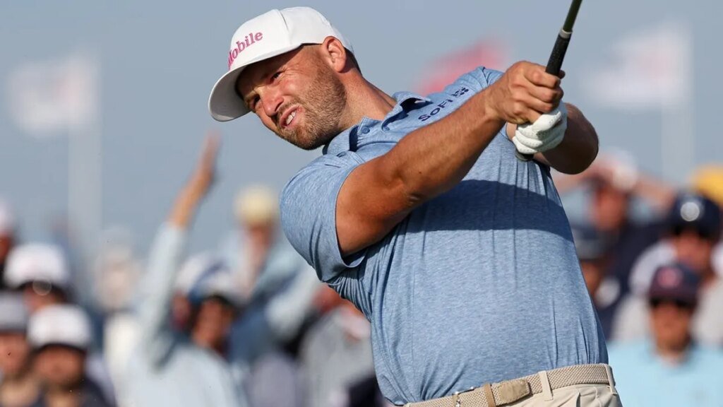 Wyndham Clark takes first-day lead at suspended US Open Wyndham Clark takes first-day lead at suspended US Open