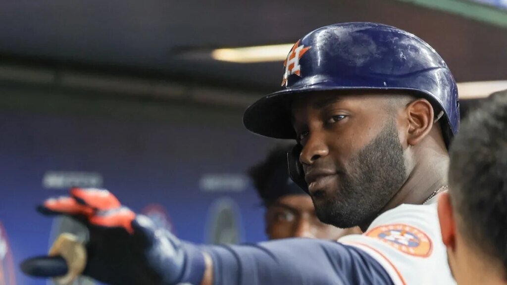 Yordan Alvarez doing damage as Astros go for sweep of A’s Yordan Alvarez doing damage as Astros go for sweep of A's