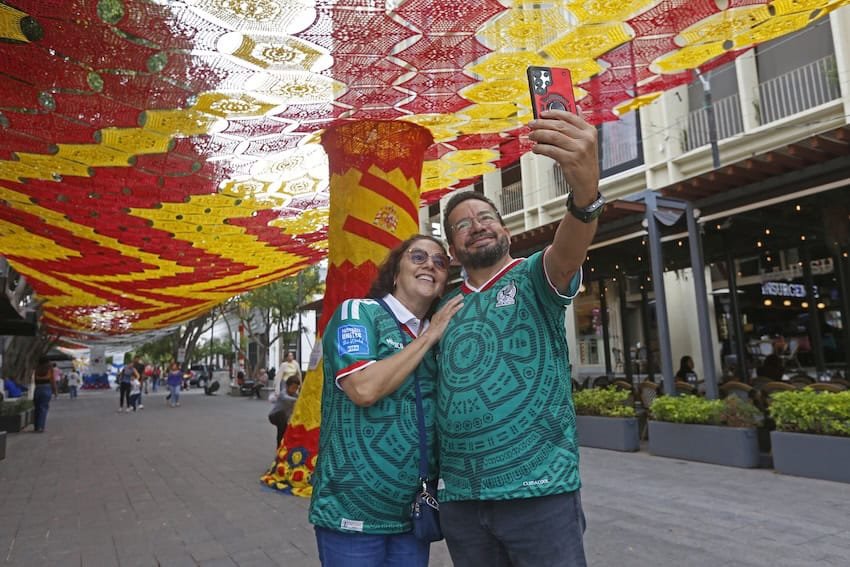 Zapopan’s magnficent woven canopy took 200 women to make Zapopan's magnficent woven canopy took 200 women to make