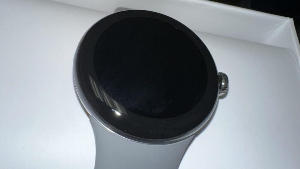 se filtra una supuesta imagen real del Pixel Watch 5 de una forma muy extraña